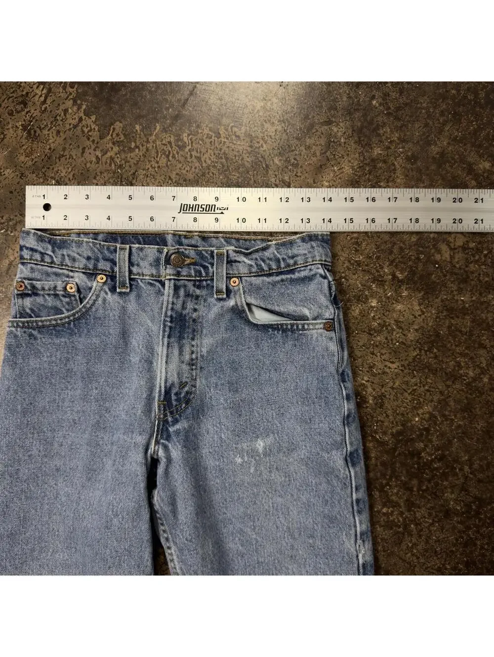 Vintage Levis 550 Relaxed Fit Tapered Jeans 29x30 Made in USA Distressed